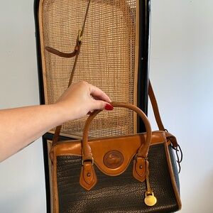 ✨VINTAGE✨ Dooney & Bourke Leather Satchel Crossbody